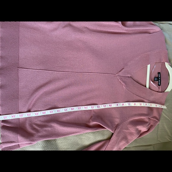 Cable & Gauge Mauve long sleeve, v neck sweater. - Picture 5 of 6